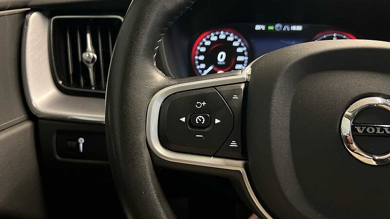 Volvo  XC60 Momentum Pro, B4 mild hybrid